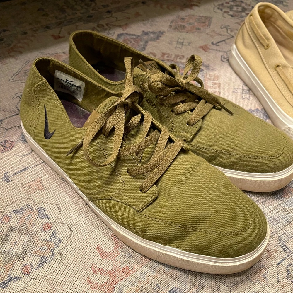 Nike Canvas Olive Skateboarding shoe. 11.5